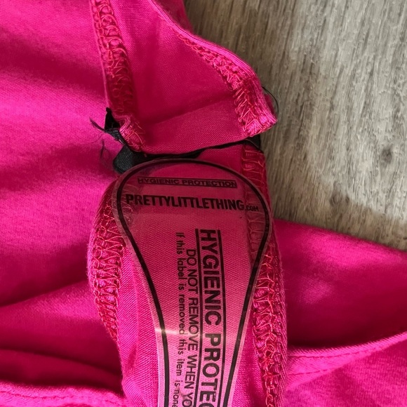 Prettylittlething Fuchsia Jersey V Front Short Sleeve Bodysuit size 8 - Picture 9 of 10